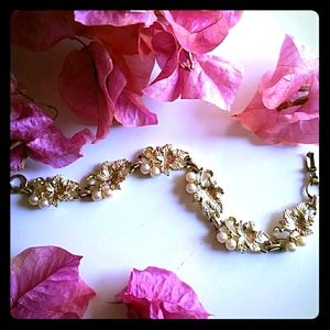 Vintage leaf and pearls bracelet